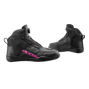 Ghete moto Urban/Roadster femei All Season Ixon model Vyper WP LS culoare: negru/fuchsia (roz) (100% waterproof) Ghete moto Urban/Roadster femei All Season Ixon model Vyper WP LS culoare: negru/fuchsia (roz) (100% waterproof)